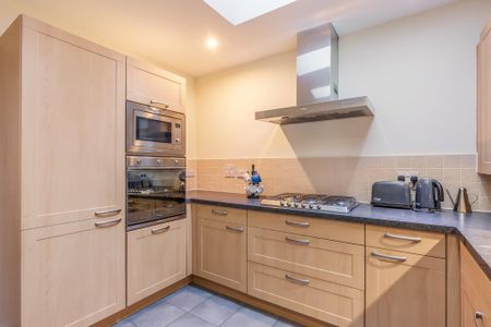 3 bedroom flat to rent - Photo 5