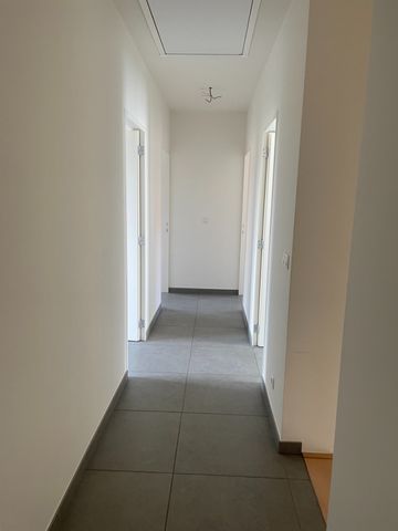 recente nieuwbouw vier slaapkamer EENGEZINSWONING met grote garage & buitenterras - Photo 4