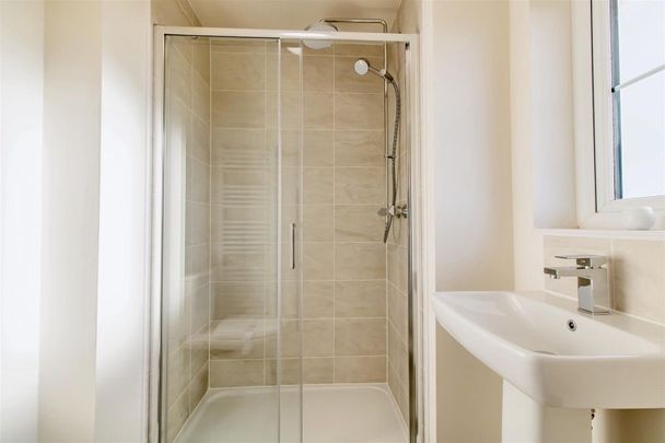 3 Bedroom House - End Terrace - Photo 1