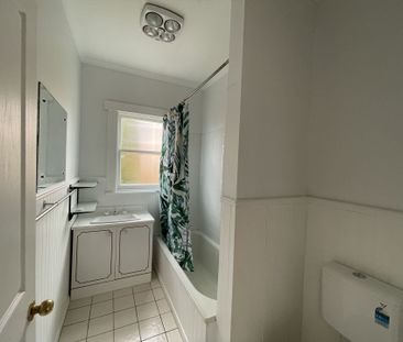 Enjoy, Living Here! - Photo 6