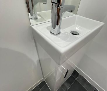 8 bedroom house of multiple occupation to rent - Photo 5