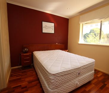 FURNISHED GARDEN FLAT - Photo 6