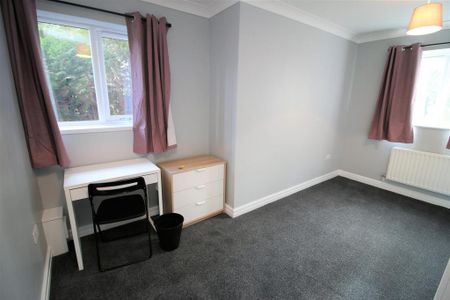 4 bedroom private hall to rent - Photo 3