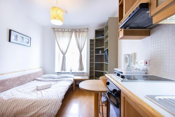 Studio to rent - Photo 1