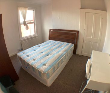 Room in a Shared House, Mora Road, NW2 - Photo 1