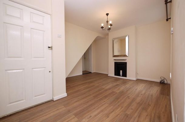 1 bedroom ground floor flat to rent - Photo 1