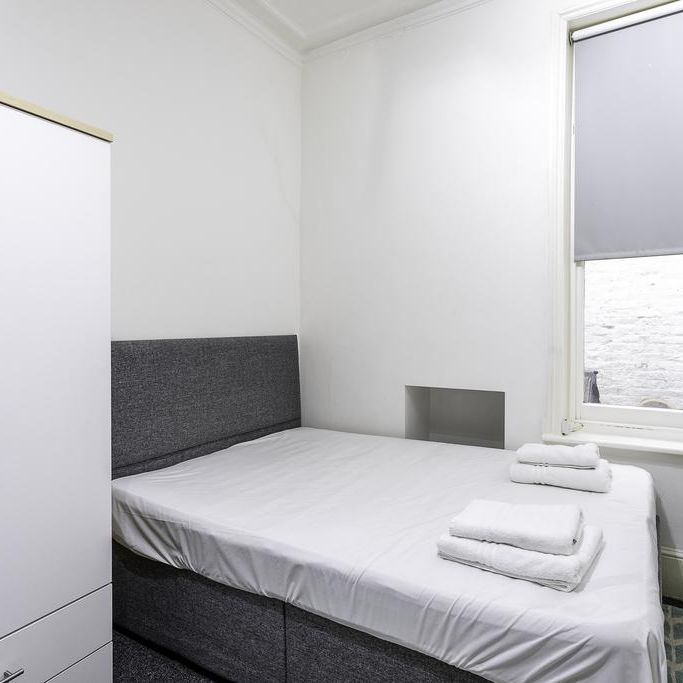 Studio to rent - Photo 1