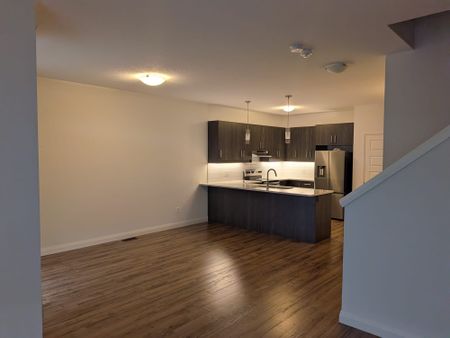 For Lease - 3046 Springmeadow Road Unit# 17, London South, Ontario - Photo 5