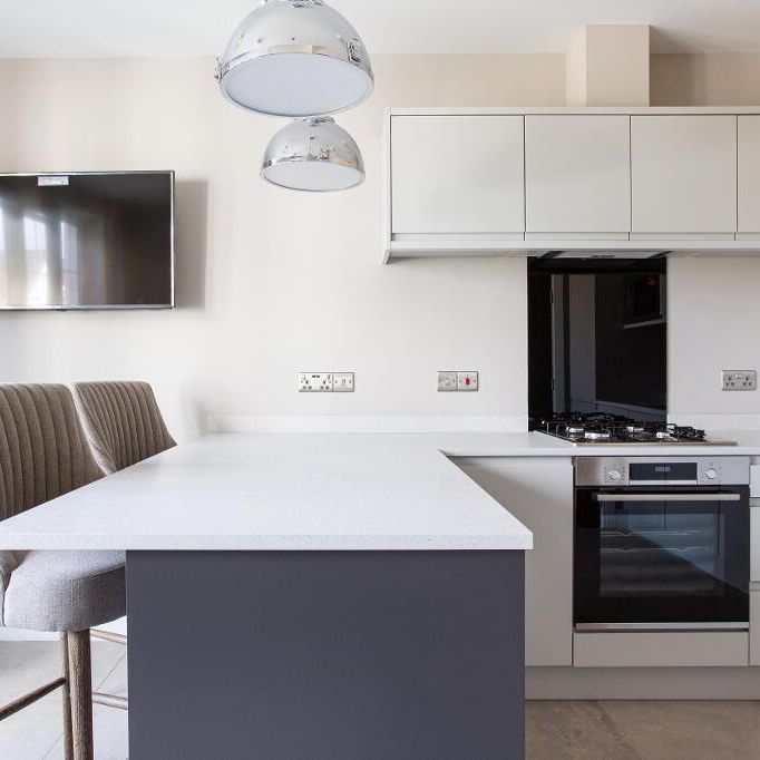 Lesley Park Royal, 1 Rosepark Gardens, Belfast, BT5 7WL - Photo 1