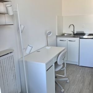 Beau studio meublé- 14.65 m²- VUE DEGAGEE - Photo 2