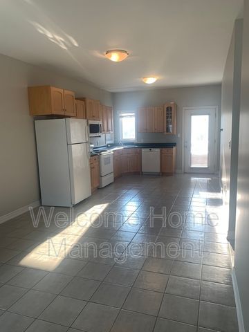 $2,195 / 3 br / 1 ba / Bright & Spacious 3-Bed Upper Unit in Thorold - Photo 5
