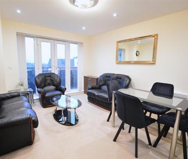 2 bedroom flat to rent - Photo 2