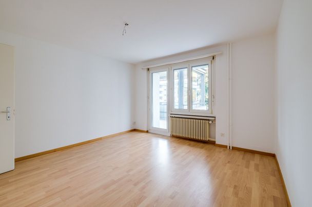 Two minutes to the center of Zuchwil or motorway junction - Photo 1