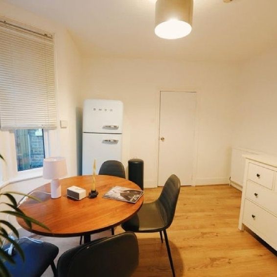 Room in a Shared House, Alloa Road, SE8 - Photo 1