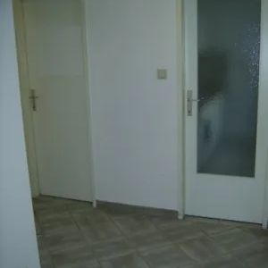 PROVISIONSFREI für den Mieter! Wasnergasse mit herrlichem Augarten- und Cityblick, zentrumsnahe 44m² Garconniere, 5. Liftstock, Einbauküche, - Photo 3