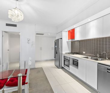 Modern Urban Living in the Heart of Southport - Convenience, Comfor... - Photo 5