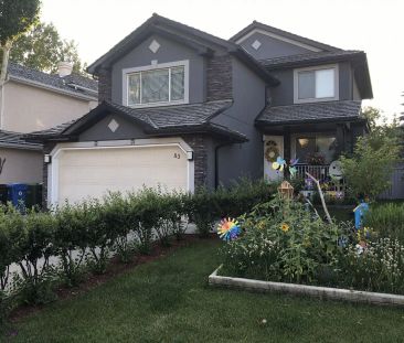 Full House Renovated Inside and Out — 3 Bedrooms+ Den House - Photo 1