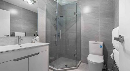 Comfortable & Cozy 2 Bedroom House Available Now - Photo 5