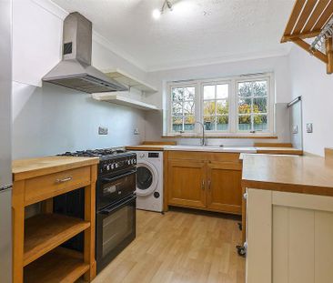 2 bedroom semi-detached house to rent - Photo 3