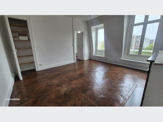 Appartement à Louer à LILLE 846 € - Photo 1