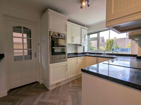 3 bedroom semi-detached house to rent - Photo 5