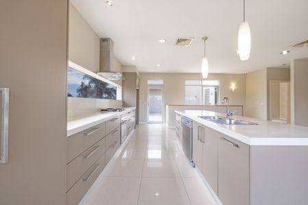 Prestige Apartment - Photo 2