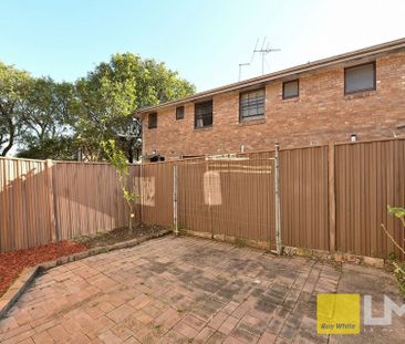 3 BEDROOM TOWNHOUSE WITH GARAGE - Photo 5