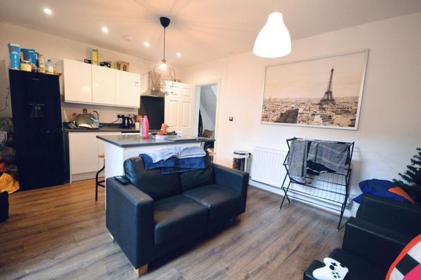 3 bedroom terraced house to rent - Photo 1