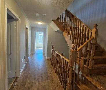 For Lease - 561 Settlers Road, Oakville, Ontario - Photo 5