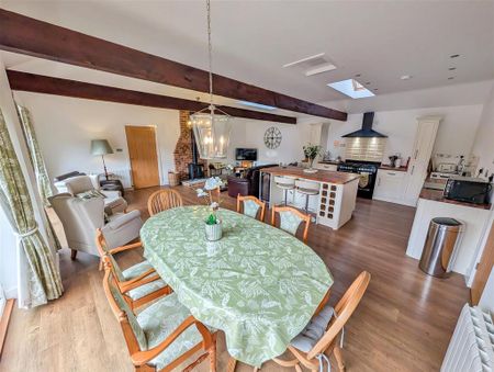 2 bedroom barn conversion to rent - Photo 3