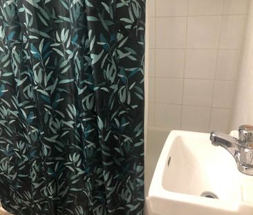 For Lease - 2283 Dundas Street, Toronto, Ontario - Photo 5