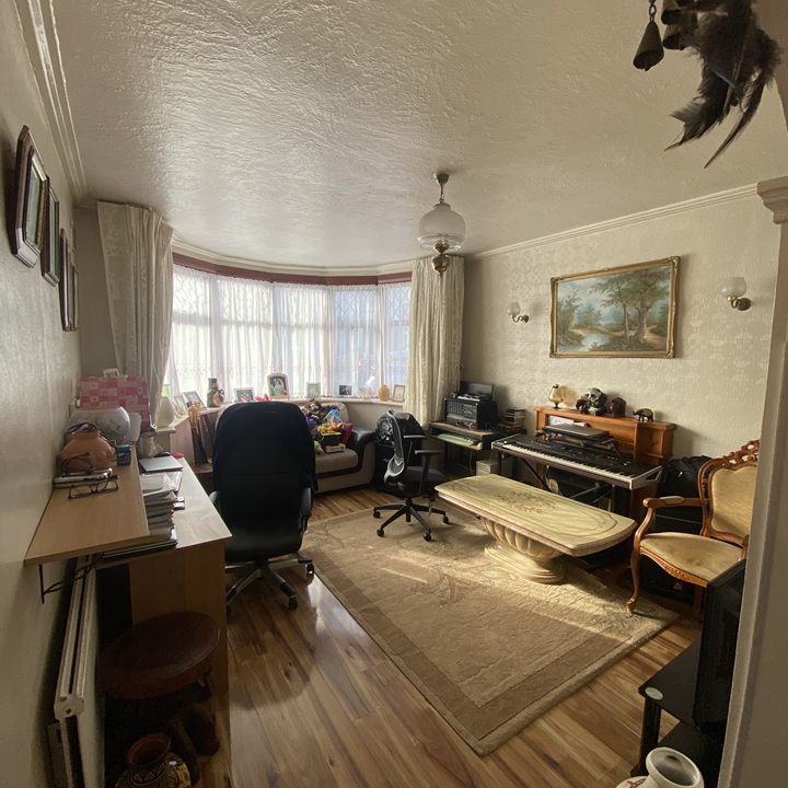 3 Bed Semi-Detached House, Steeplestone Close, N18 - Photo 1