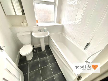 4 bedroom terraced house to rent - Photo 4