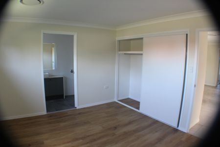 2240 Wynnum Rd, Wynnum West, QLD 4178 - Photo 2