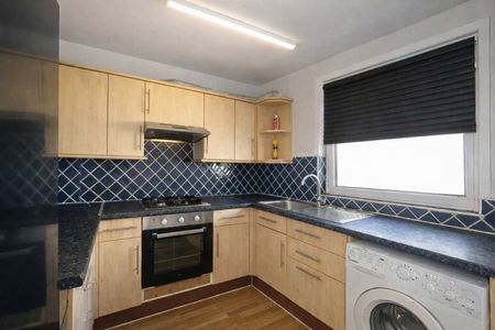 1 Bed Flat, Medfield St, SW15 - Photo 2