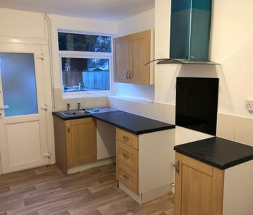 2 bedroom terraced house to rent - Photo 4