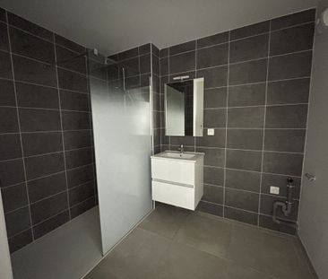 Location Appartement 2 pièces 45m² LUC LA PRIMAUBE 12450 - Photo 4