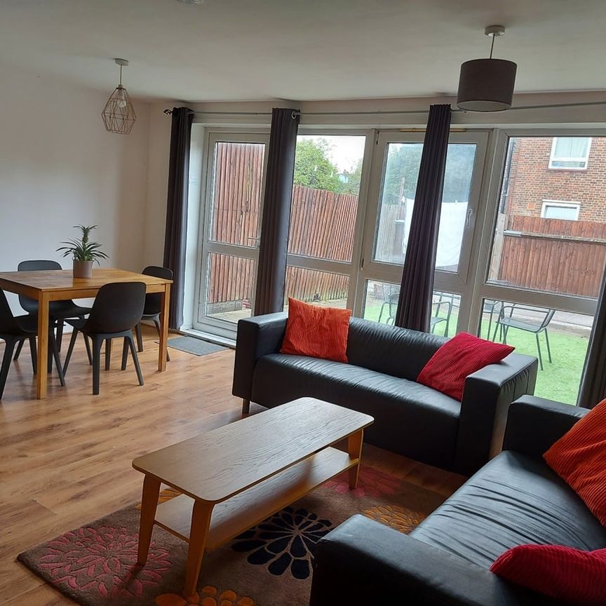 Room in a Shared House, Yaldham House, SE1 - Photo 1