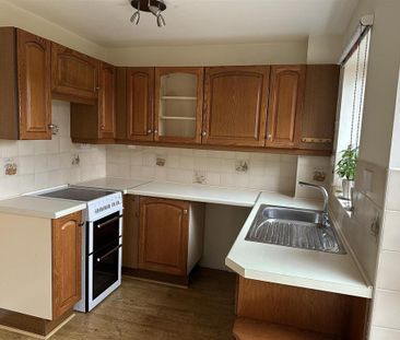 2 bedroom semi-detached house to rent - Photo 5