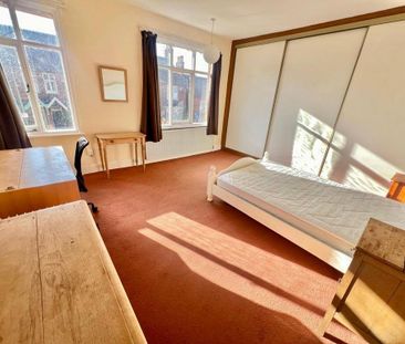 3 bedroom terraced house to rent - Photo 3