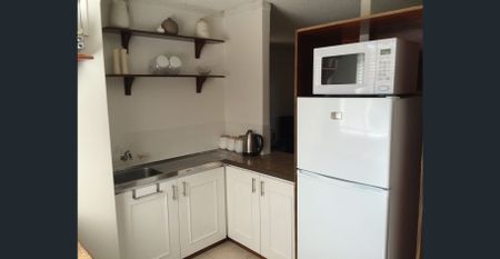 Small Secure Complex of 8 Units. - Photo 2