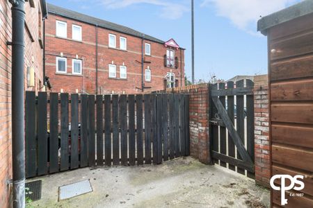 Apartment 1 Marlborough Court, Belfast BT9 7EF - Photo 4
