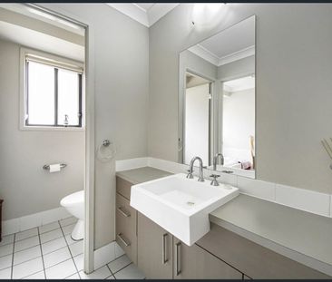 THE PERFECT 4 BEDROOM FAMILY HOME! - Photo 6