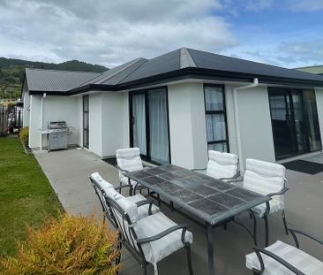 Family home in Hart Rise - Photo 4