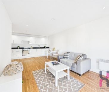 2 bedroom flat to rent - Photo 2