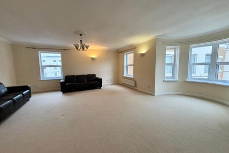 Grosvenor Square - Photo 3