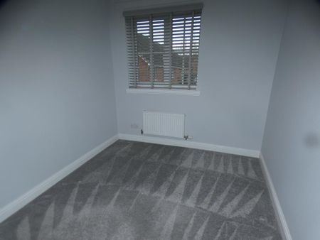 2 bedroom semi-detached house to rent - Photo 4