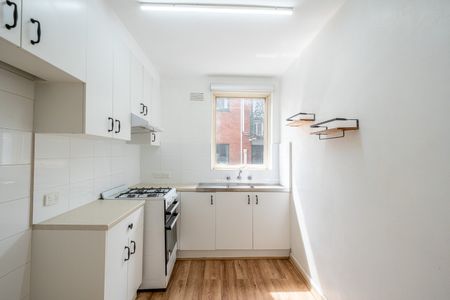 7/31 Raleigh Street, Essendon VIC 3040 - Photo 5