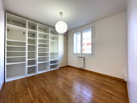 Appartement F3 (55 m²) en location à GRENOBLE - Photo 2