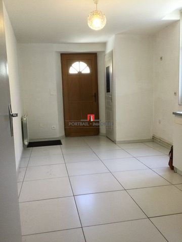 Maison à louer, 4 pièces - Saint-Christoly-de-Blaye 33920 - Photo 5